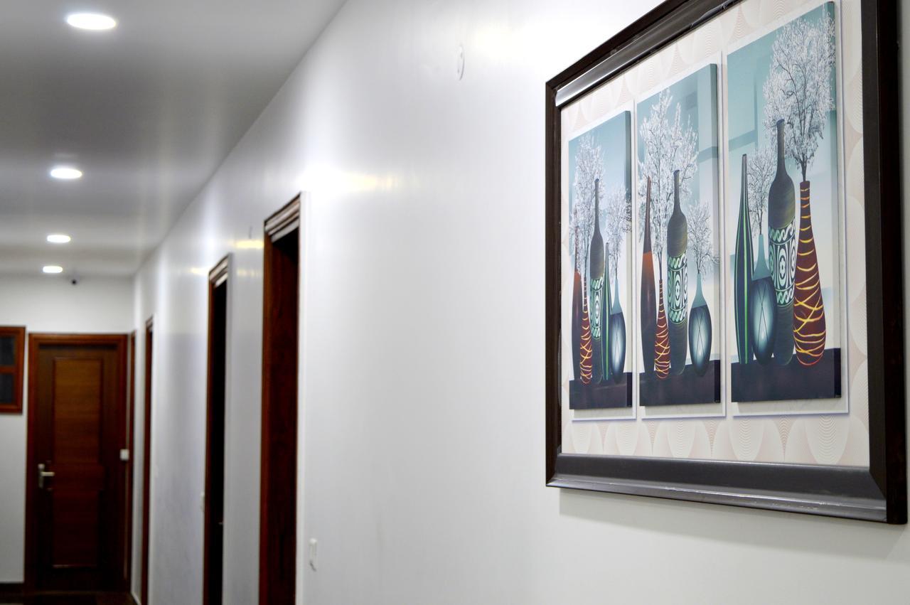 Hotel Taru Inn Ghaziabad Bagian luar foto