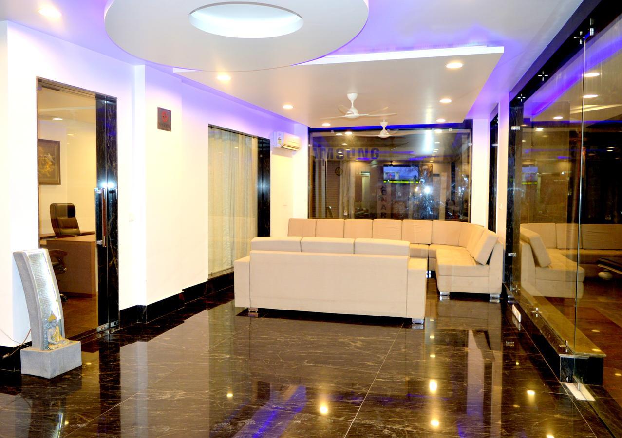 Hotel Taru Inn Ghaziabad Bagian luar foto