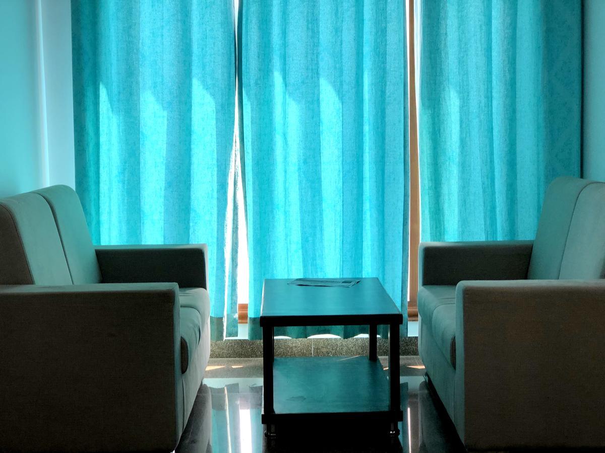 Hotel Taru Inn Ghaziabad Bagian luar foto