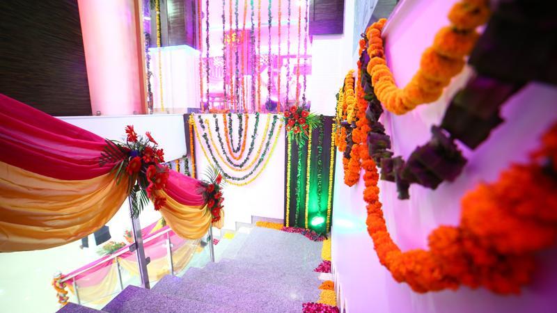 Hotel Taru Inn Ghaziabad Bagian luar foto